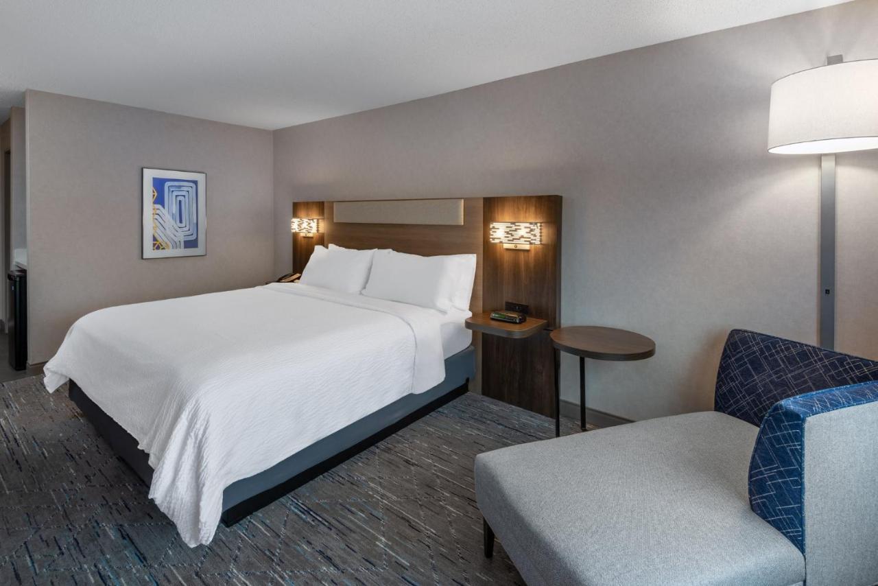 Holiday Inn Express & Suites Wadsworth By Ihg Exterior photo