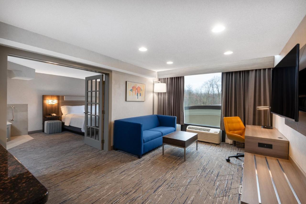 Holiday Inn Express & Suites Wadsworth By Ihg Exterior photo