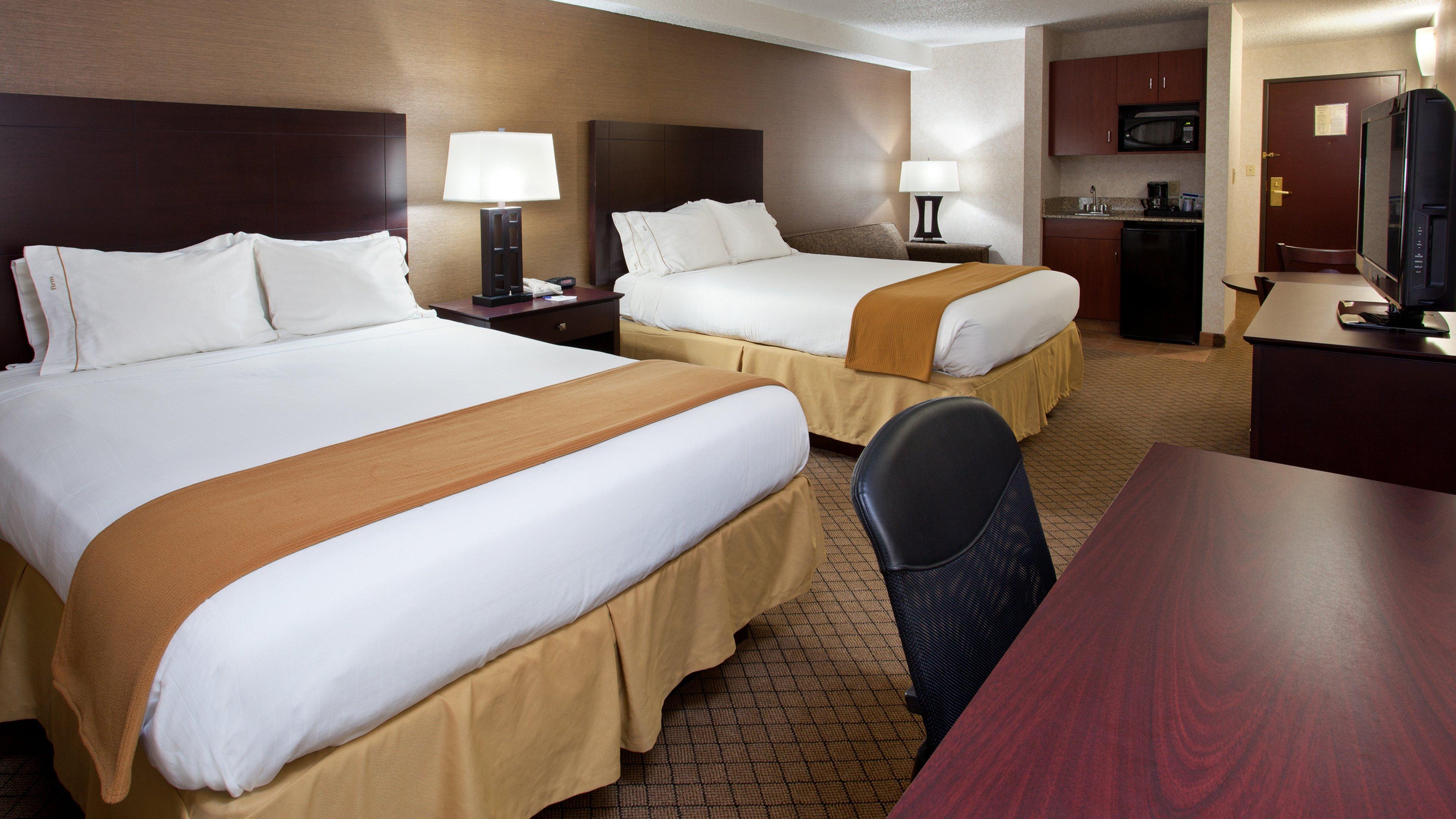 Holiday Inn Express & Suites Wadsworth By Ihg Exterior photo