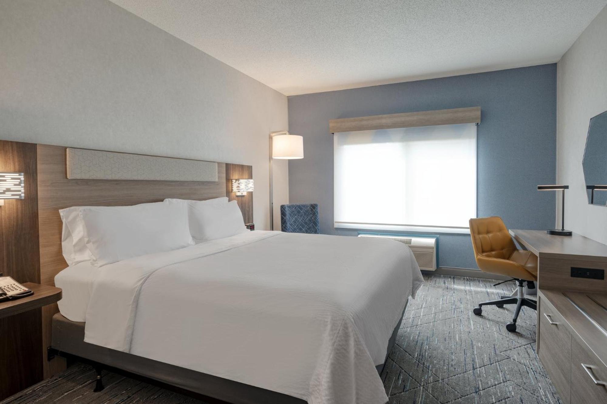 Holiday Inn Express & Suites Wadsworth By Ihg Exterior photo