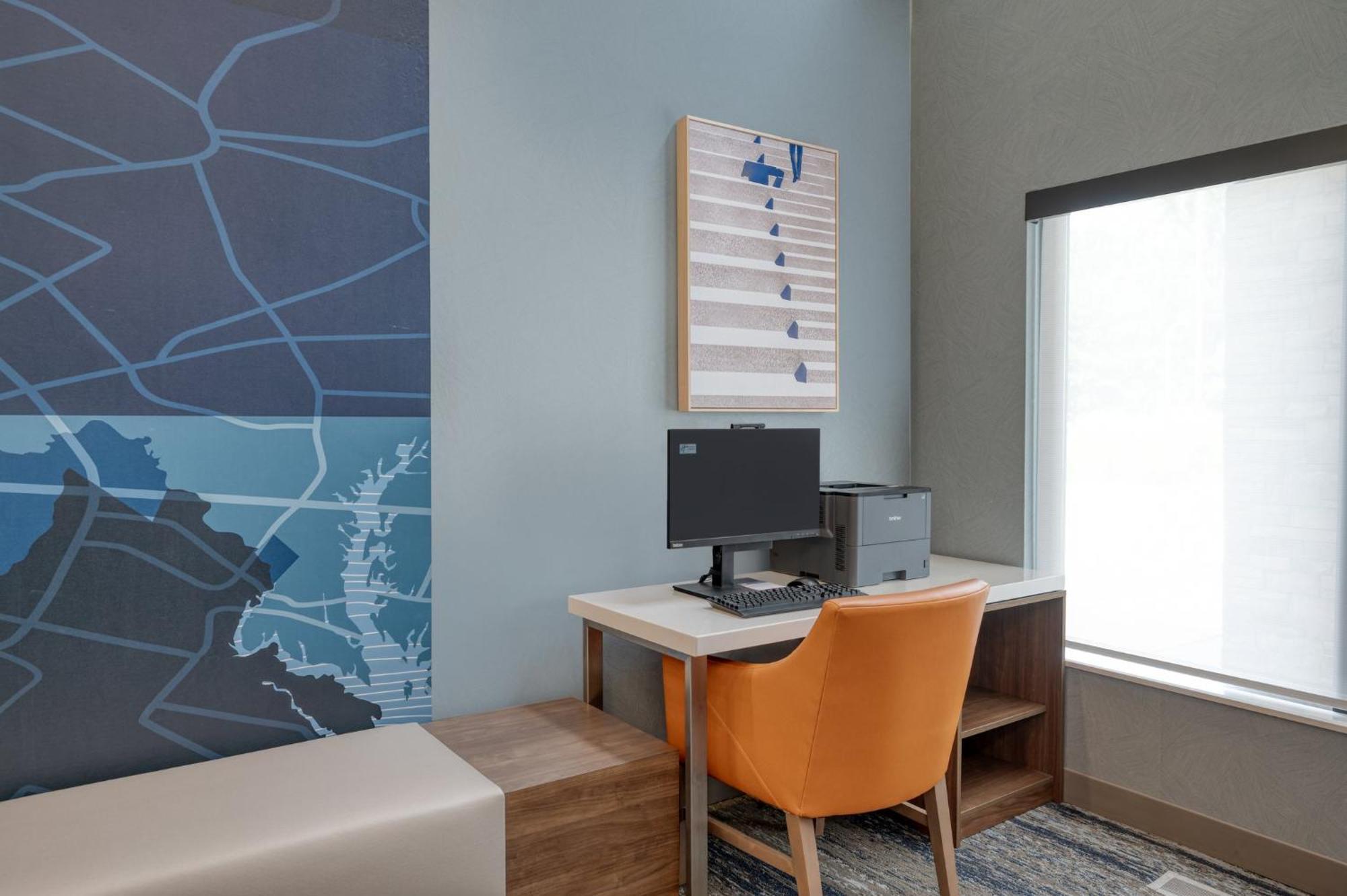 Holiday Inn Express & Suites Wadsworth By Ihg Exterior photo